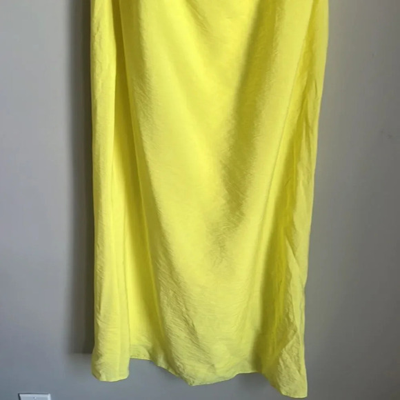 NEW ASOS DESIGN off the shoulder puff detail midi dress in lemon-Yellow - Picture 5 of 13